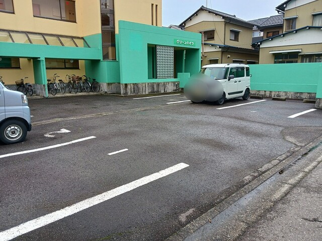 グリーンハイツの駐車場