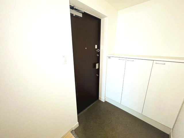 ララプレイス三宮東アスヴェルの玄関