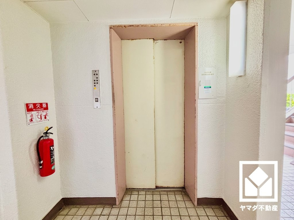甲子園第7コーポラスのその他共用部分|スムーズな移動を叶えるエレベーター。毎日の生活にゆとりをもたらす、快適な暮らしの動線をサポートします。