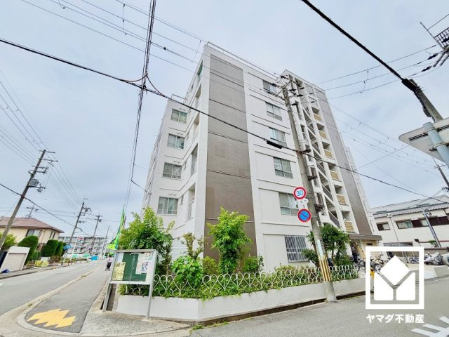 甲子園第7コーポラスの外観|阪神本線「甲子園」駅まで徒歩12分、JR東海道本線「甲子園口」駅まで徒歩20分、阪急今津線「今津」駅まで徒歩25分の立地。