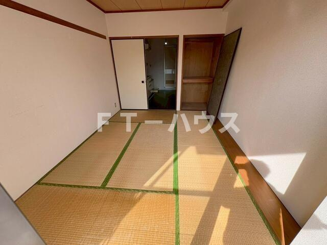 グランドール川秋の寝室