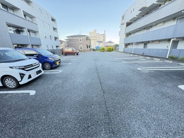 オーシャン幸SCの駐車場