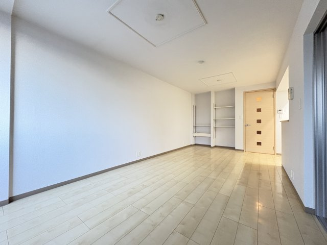 オーシャン幸SCの居間・リビング|写真は同建物の別部屋を参考に掲載しております。
