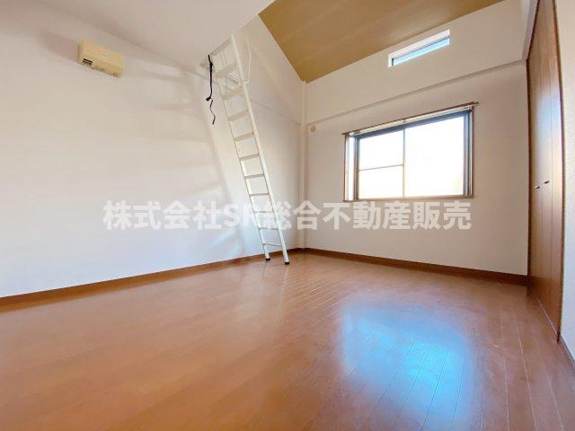 俊徳町5丁目中古戸建の子供部屋|ロフトがあることで天井が高く、開放感のあるお部屋です♪