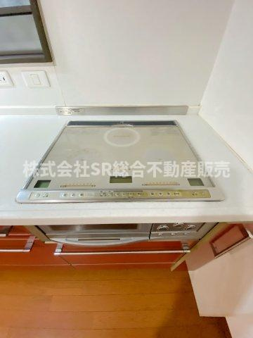 俊徳町5丁目中古戸建のキッチン|IH3口コンロ、グリル付きです♪