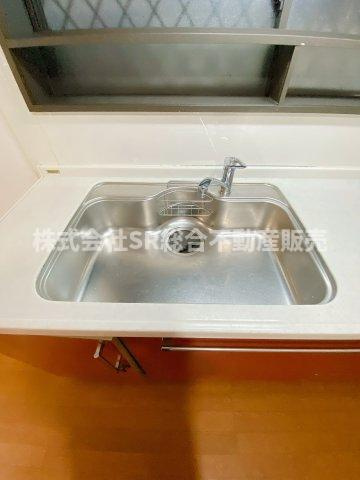 俊徳町5丁目中古戸建のキッチン|洗い物をするには十分な広さのあるシンクです！