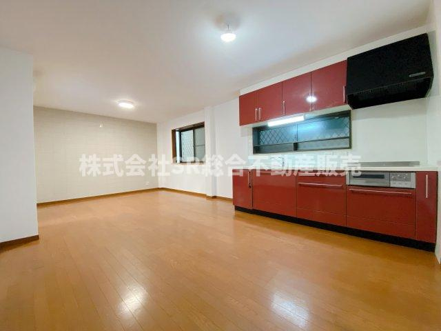 俊徳町5丁目中古戸建の居間・リビング|ゆったり過ごせるリビングです