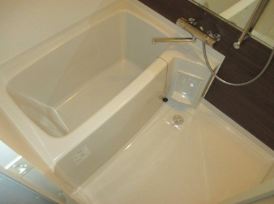 【浴室】 | レオングラン新大阪レジデンス | お風呂に入って疲れを癒してくださいね、浴室乾燥付いています