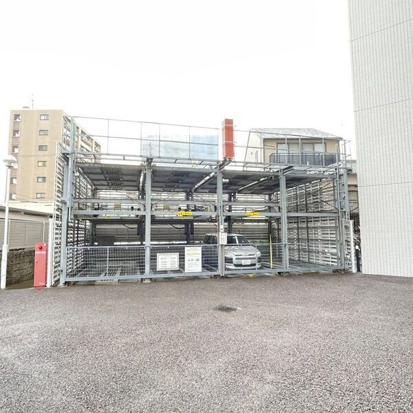 アジリア大曽根の駐車場