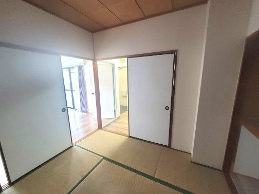 神田ビルの居間・リビング