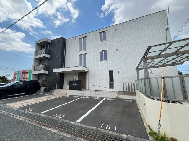 へーベルメゾンフォレスタ南条の外観