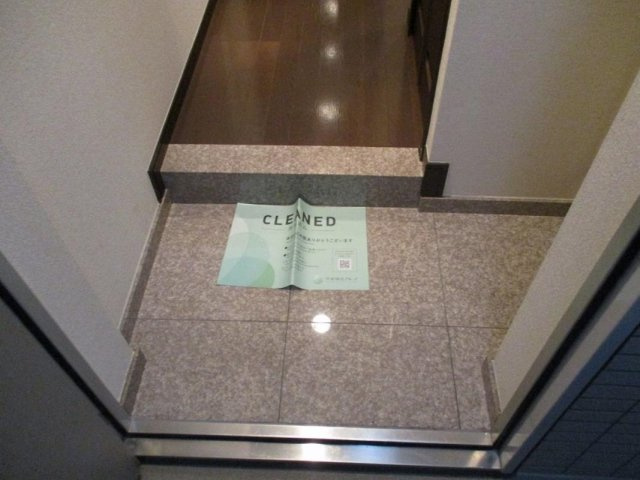 ヴェルト柿の木坂の玄関