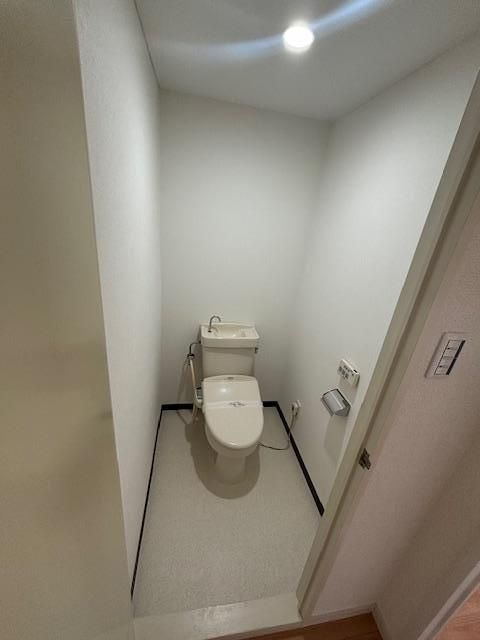 守口市金下町２丁目の賃貸マンションのトイレ