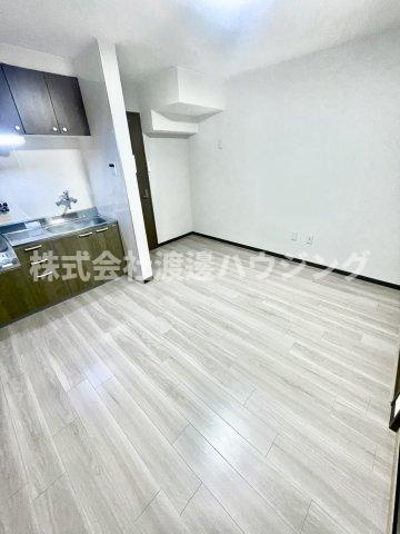 高柳2丁目貸家の居間・リビング
