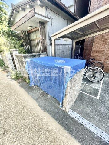 エクセシオン白陽の駐車場