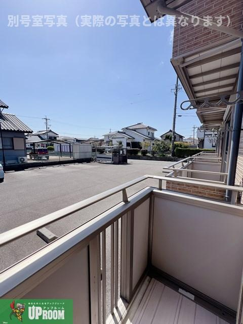 グレイス・アキのバルコニー