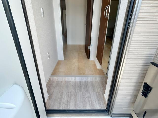 メイプル柏原Sの玄関|玄関