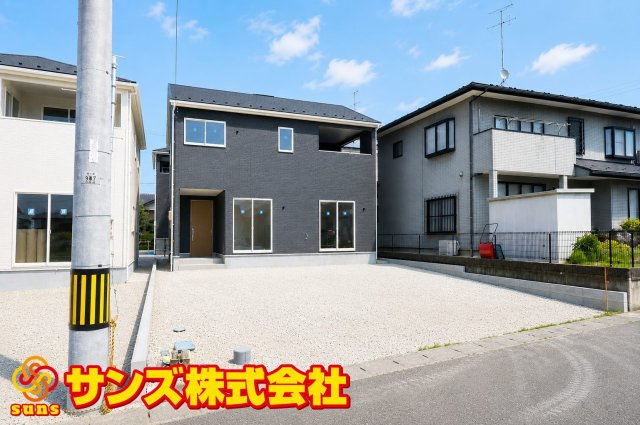 岩瀬郡鏡石町境第５　　　１号棟　　　鏡石第１小学校、鏡石中学区の外観|南西側から見た駐車場を含む外観♪