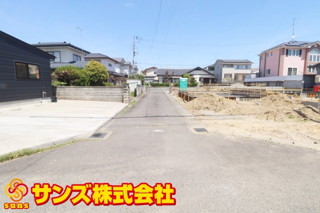 岩瀬郡鏡石町境第５　　　２号棟　　　鏡石第１小学校、鏡石中学区の外観|西側前面道路