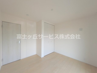 【洋室】 | 駿東郡清水町徳倉 3期 新築一戸建て 1号棟 | １階の洋室です