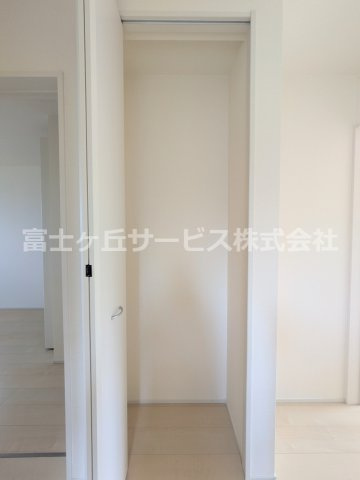 【収納】 | 駿東郡清水町徳倉 3期 新築一戸建て 1号棟 | 廊下の収納です