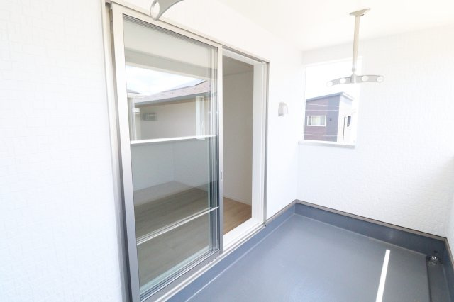 郡山市大槻町字林ノ東　　　２号棟　　　開成小学校、郡山第１中学区のバルコニー