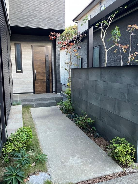 駒木戸建のエントランス