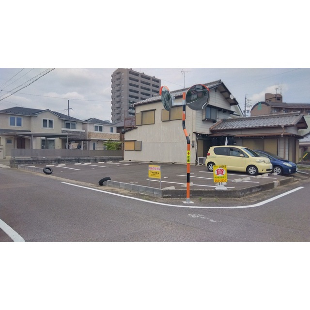 六条東石榑駐車場
