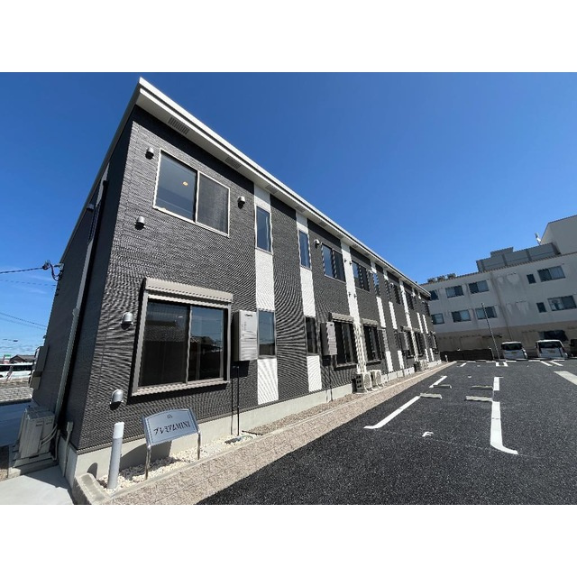 岐阜市西鶉１丁目のアパートの外観
