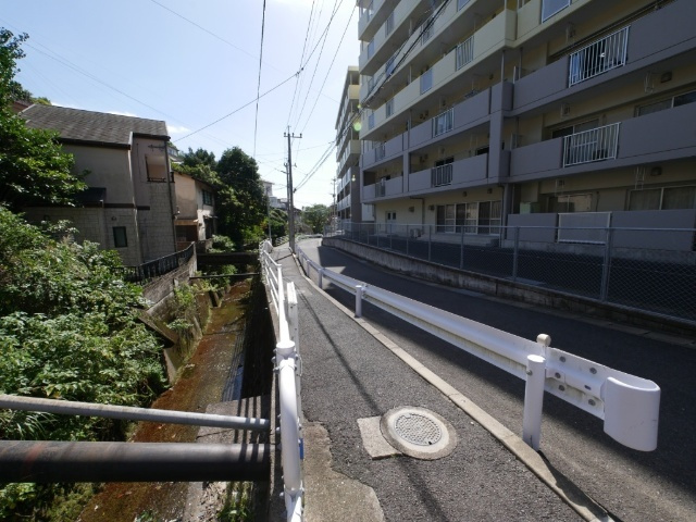 リバーサイドハイツ名切のエントランス
