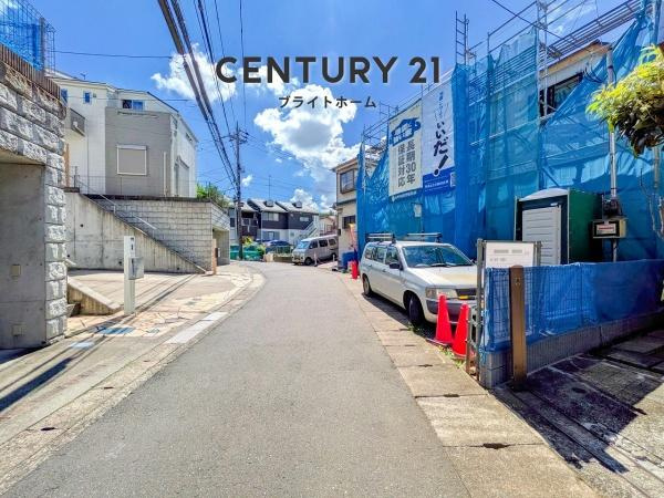 横浜市港北区小机町の新築一戸建の前面道路含む現地写真|閑静な住宅街につき住環境良好です♪