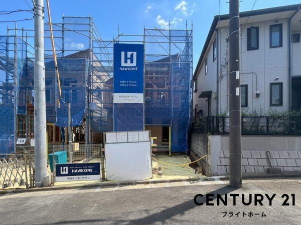 横浜市旭区南本宿町の新築一戸建の前面道路含む現地写真|落ち着いた街並みになります。
是非一度、現地へお越しください。 
ご自宅までの送迎もいたします
※植栽はCGでの参考レイアウトです。