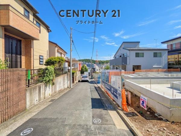 横浜市旭区今宿町の新築一戸建の前面道路含む現地写真|同仕様物件のご案内をさせて頂きます。
お車でご自宅まで送迎承ります。