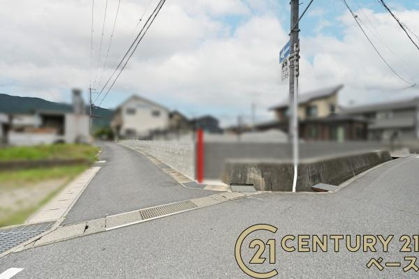葛城市北道穗の売地の前面道路含む現地写真|緑豊かな気持ちの良い住環境！