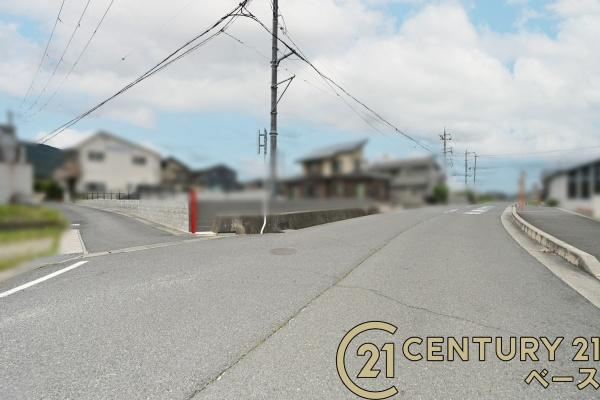 葛城市北道穗の売地の前面道路含む現地写真|■現地撮影写真■小・中学校が徒歩圏内に近接！お子様の通学も安心のエリア！