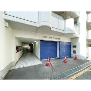 JSビルのエントランス