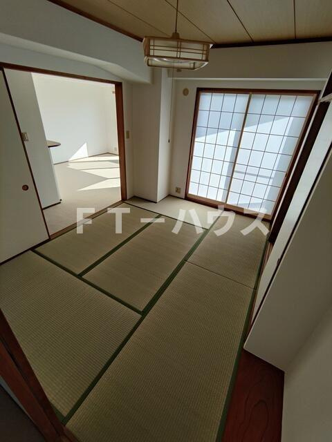 ウェルコート市川の寝室
