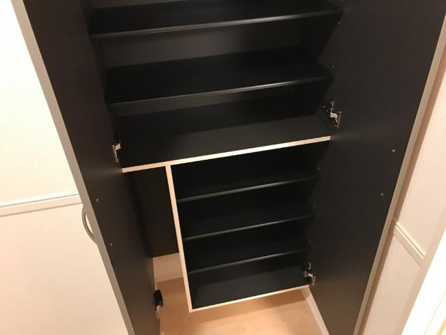 アビタシオン　ロシェの収納|下駄箱