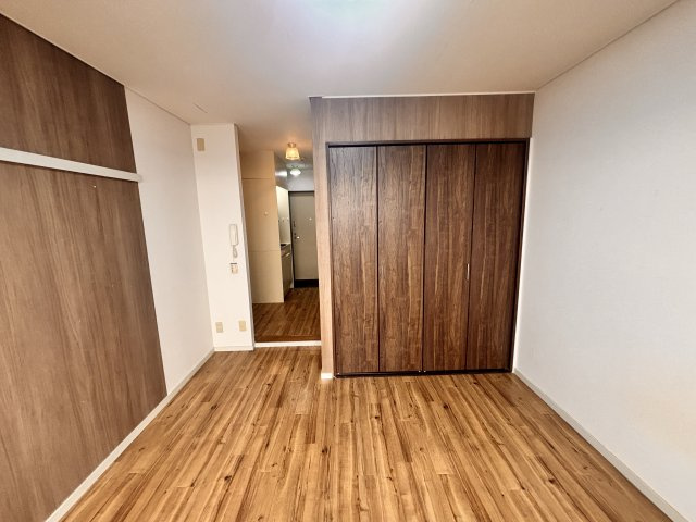 フローレス岡本の洋室