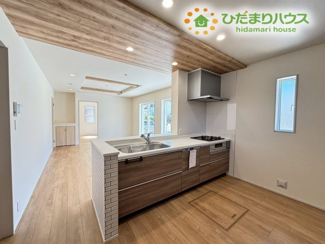 深谷市上柴町東5丁目　新築一戸建て　ブルーミングガーデン　01のキッチン