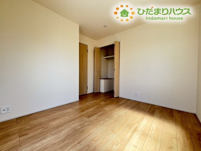 深谷市上柴町東5丁目　新築一戸建て　ブルーミングガーデン　01の洋室