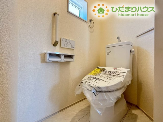 深谷市上柴町東5丁目　新築一戸建て　ブルーミングガーデン　01のトイレ