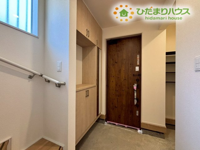 深谷市上柴町東5丁目　新築一戸建て　ブルーミングガーデン　01の玄関