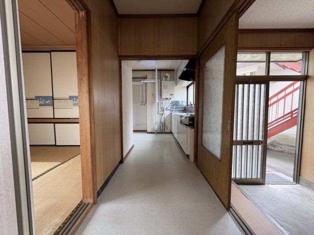 高田アパートの玄関