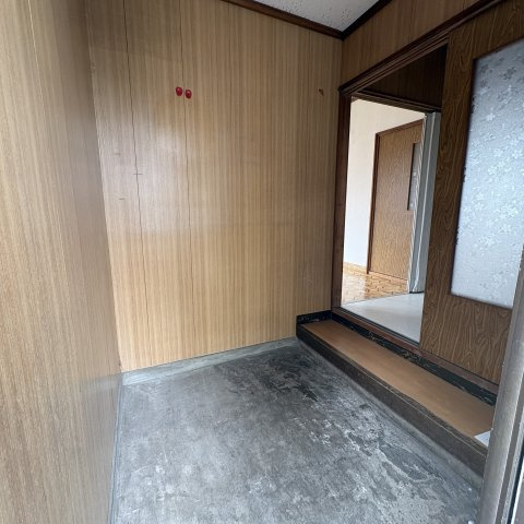 高田アパートの玄関