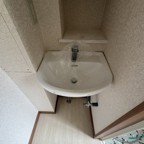 高田アパートの洗面所