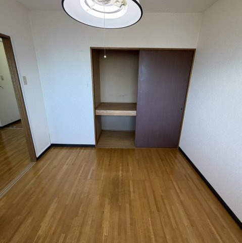 橋本ＨＧビルの洋室|広々とした洋室です