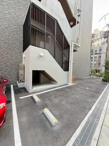 WORVE大阪本町の駐車場