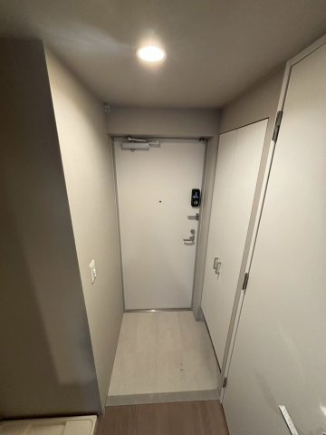 WORVE大阪本町の玄関