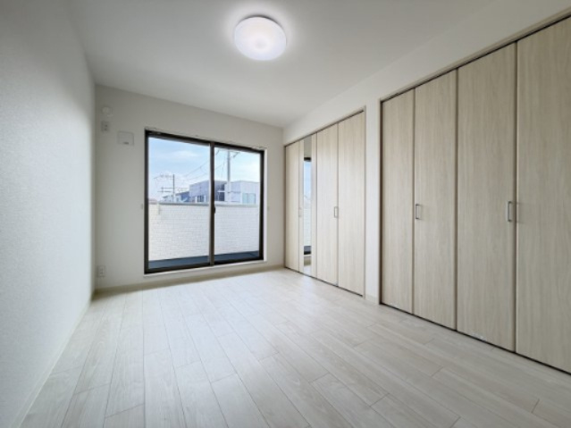 ピレーネ一津屋 の洋室